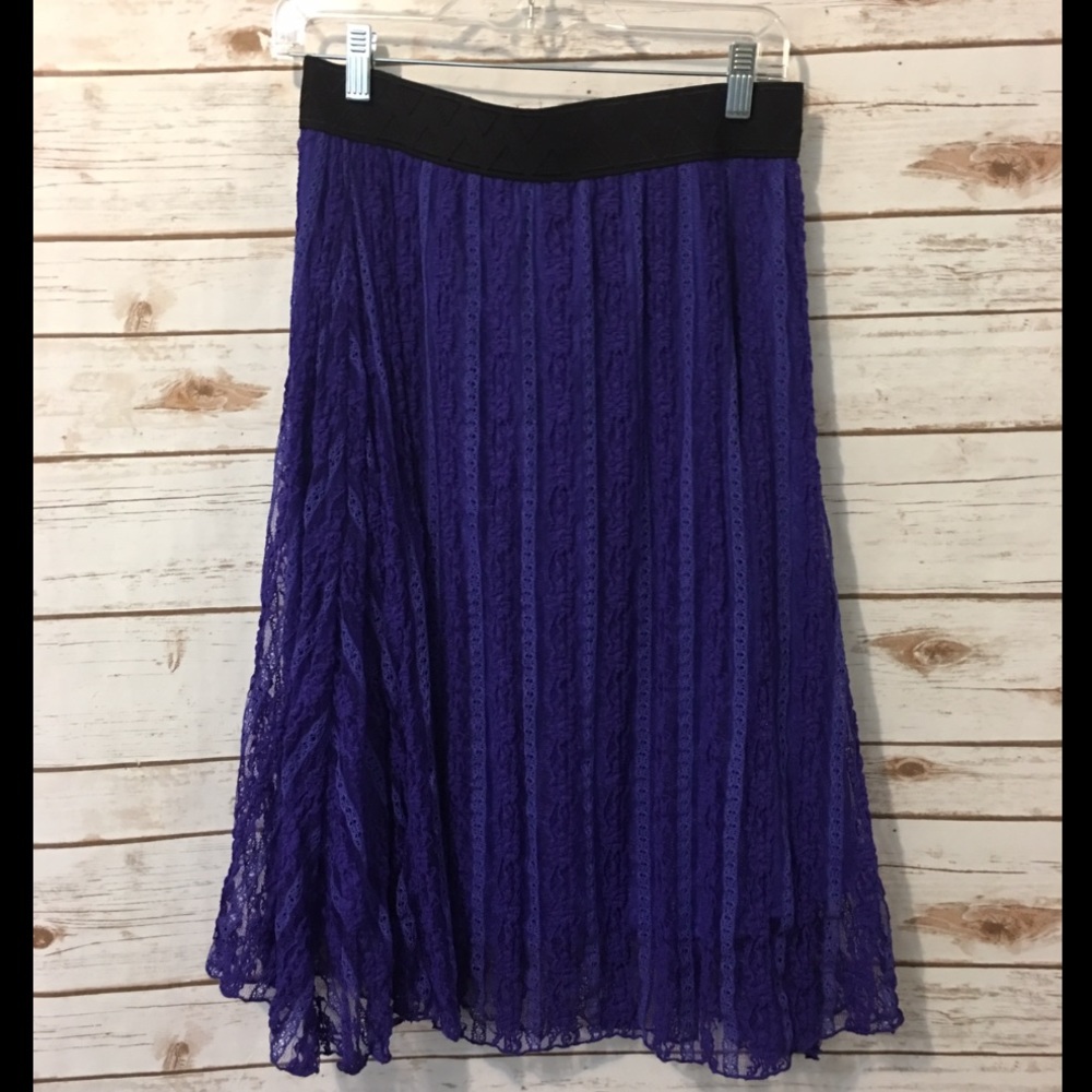 Medium Royal purple lace LuLaRoe Lola skirt
